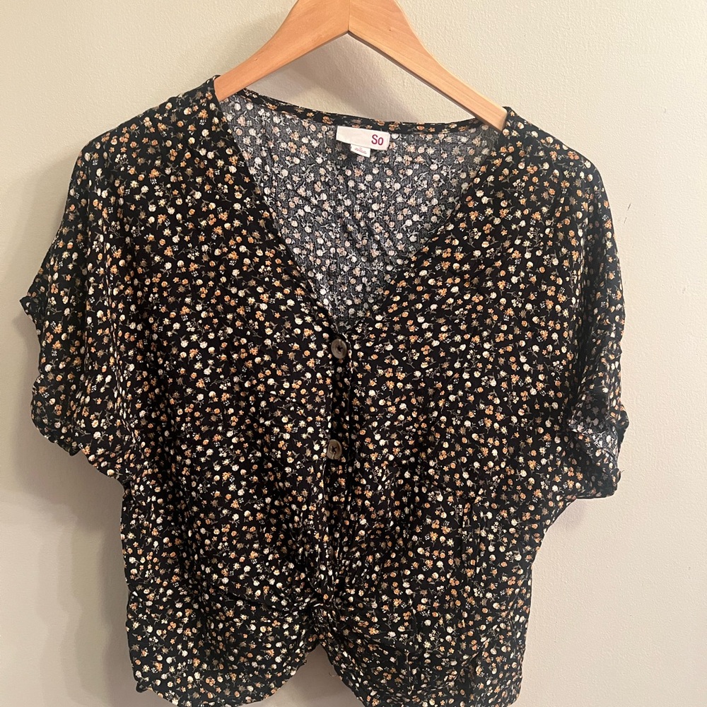 SO Black and White Puff Sleeve Crop Blouse